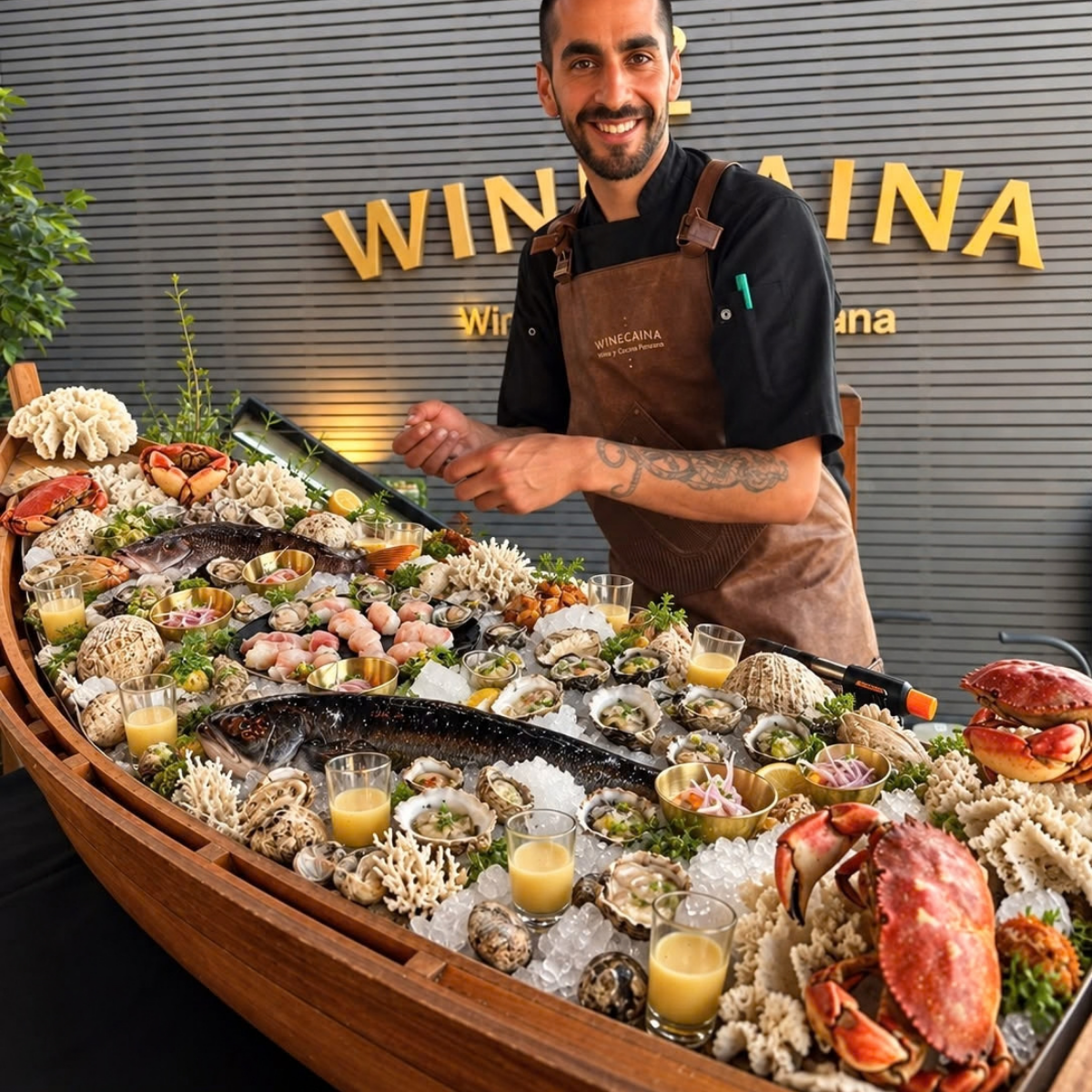 Chef de Winecaina junto a la Barra de Mar en restaurante cerca al mar